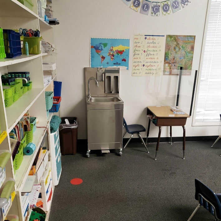 EPS1010 Foot Pump Operated Portable Sink